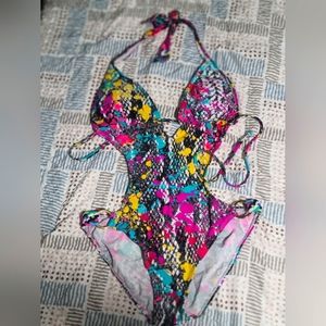 Apollo Swimwear bikini connected in the middle size Large great condition
